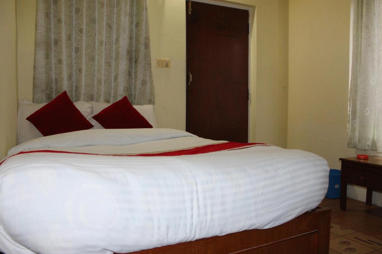 Hotel Snow Leopard โพคารา ภายนอก รูปภาพ