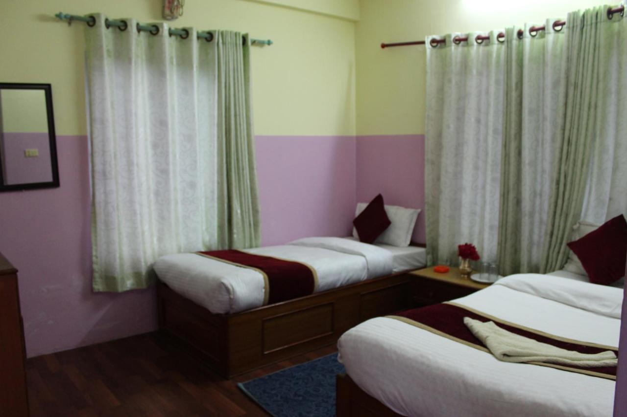 Hotel Snow Leopard โพคารา ภายนอก รูปภาพ